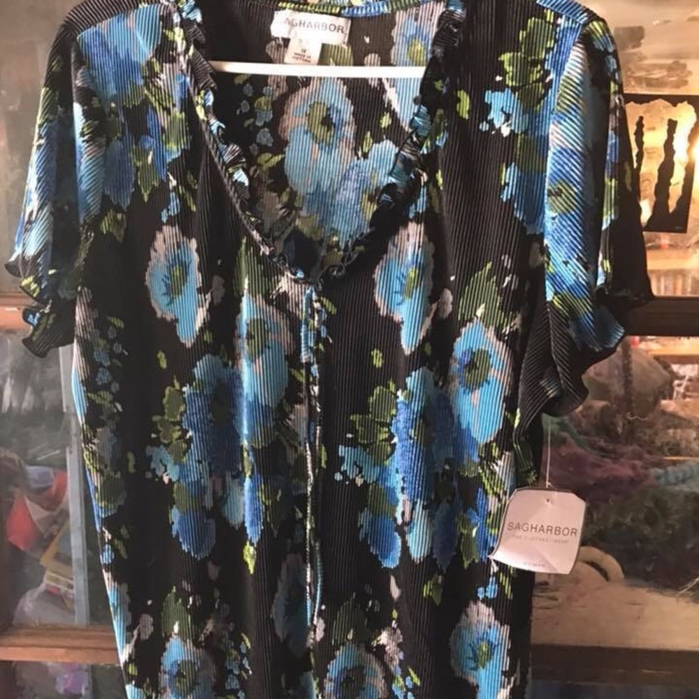 Blouse size 1X Brand New with Tag